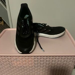 Adidas Bounce Tennis Shoes